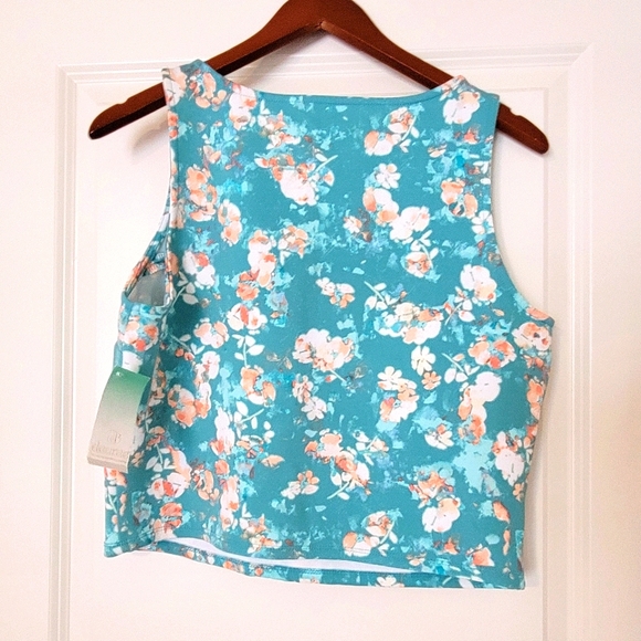 NWT Peekaboo crop top size xl - Picture 6 of 6